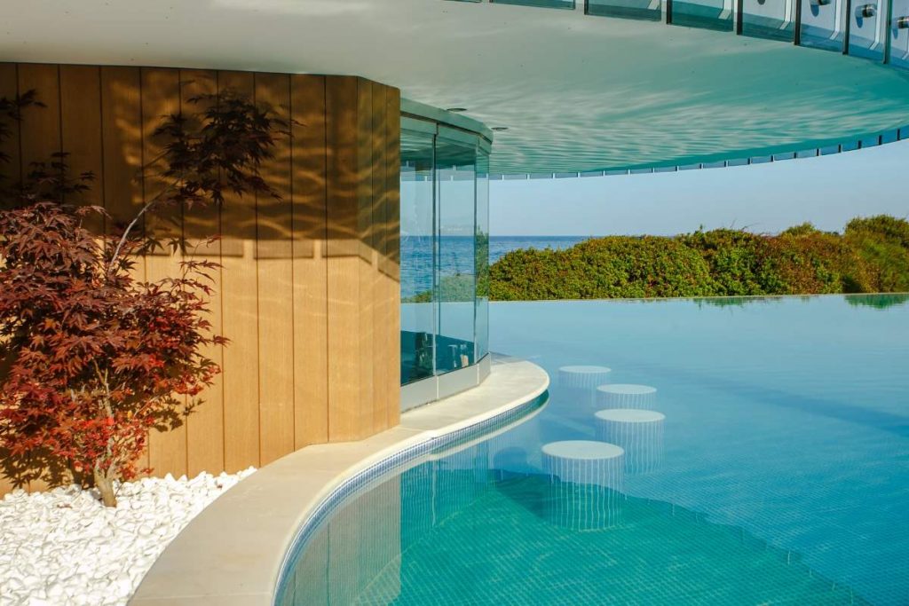 A world of 5-star luxury awaits you in Halkidiki